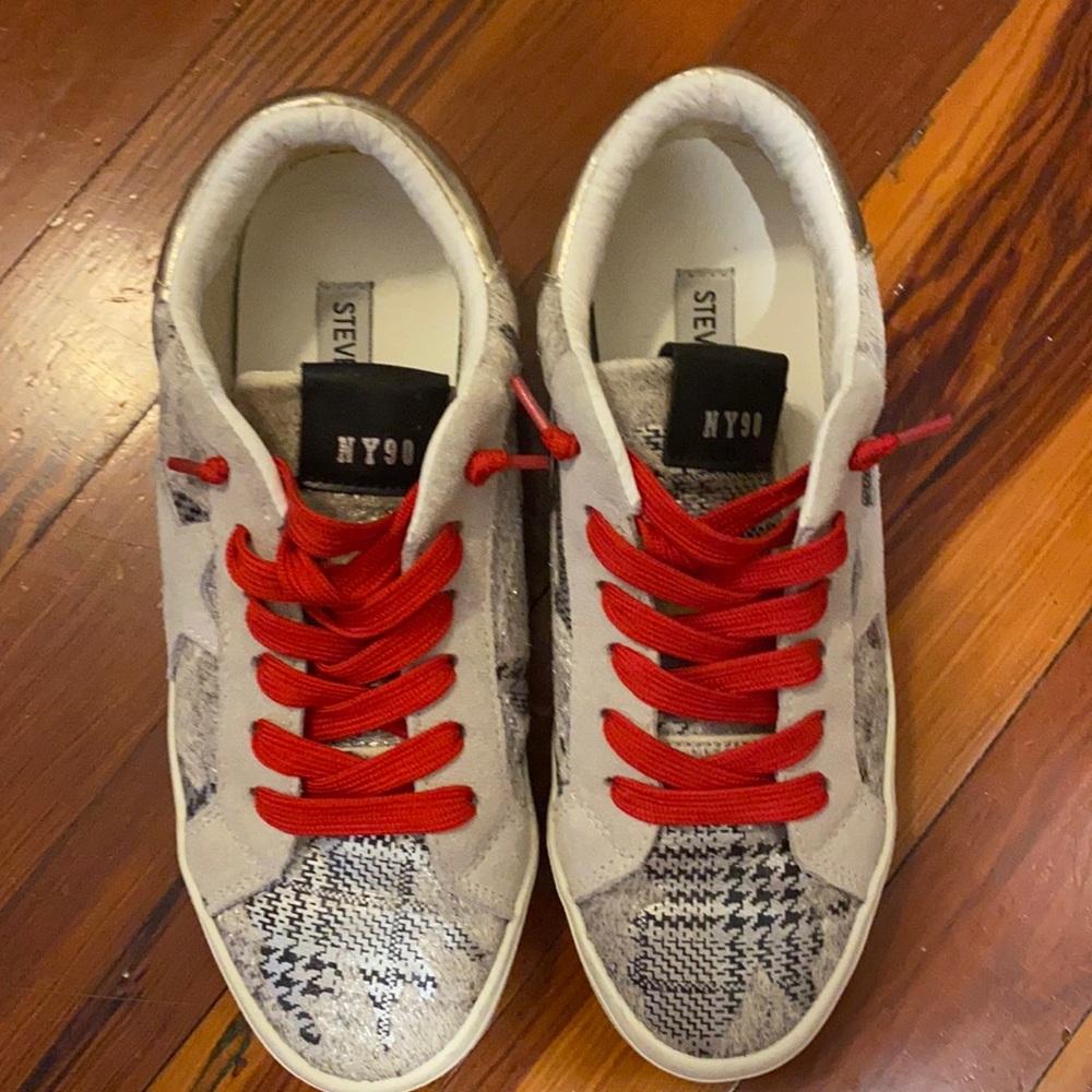 Steve Madden Sneakers